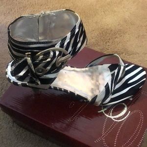 Silver black thong sandals…